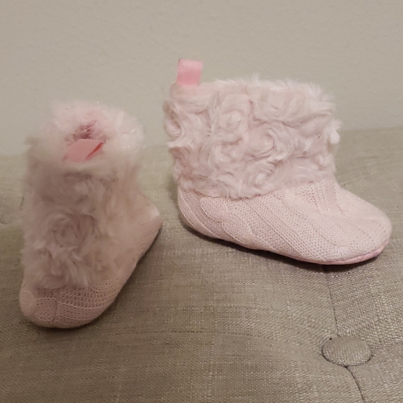 Infant Soft-bottom Pink Furry Boots- Sz 6-9 months - Picture 2 of 2